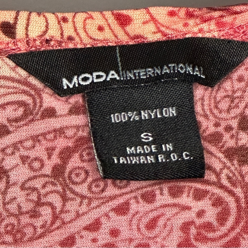Moda International Pink Paisley Cropped Scoop Neck Top - Picture 3 of 5